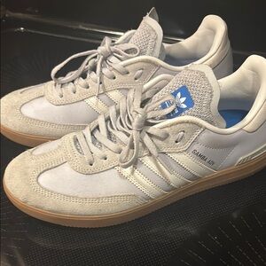 Adidas Gray and White Sneakers Sleek Design